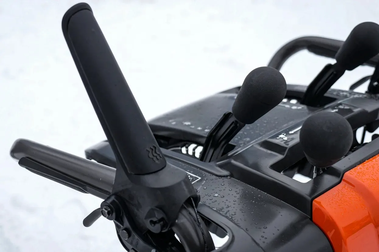 Снігоочисник Husqvarna ST 124