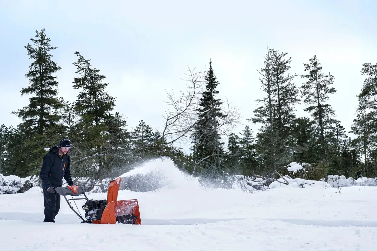 Снігоочисник Husqvarna ST 124