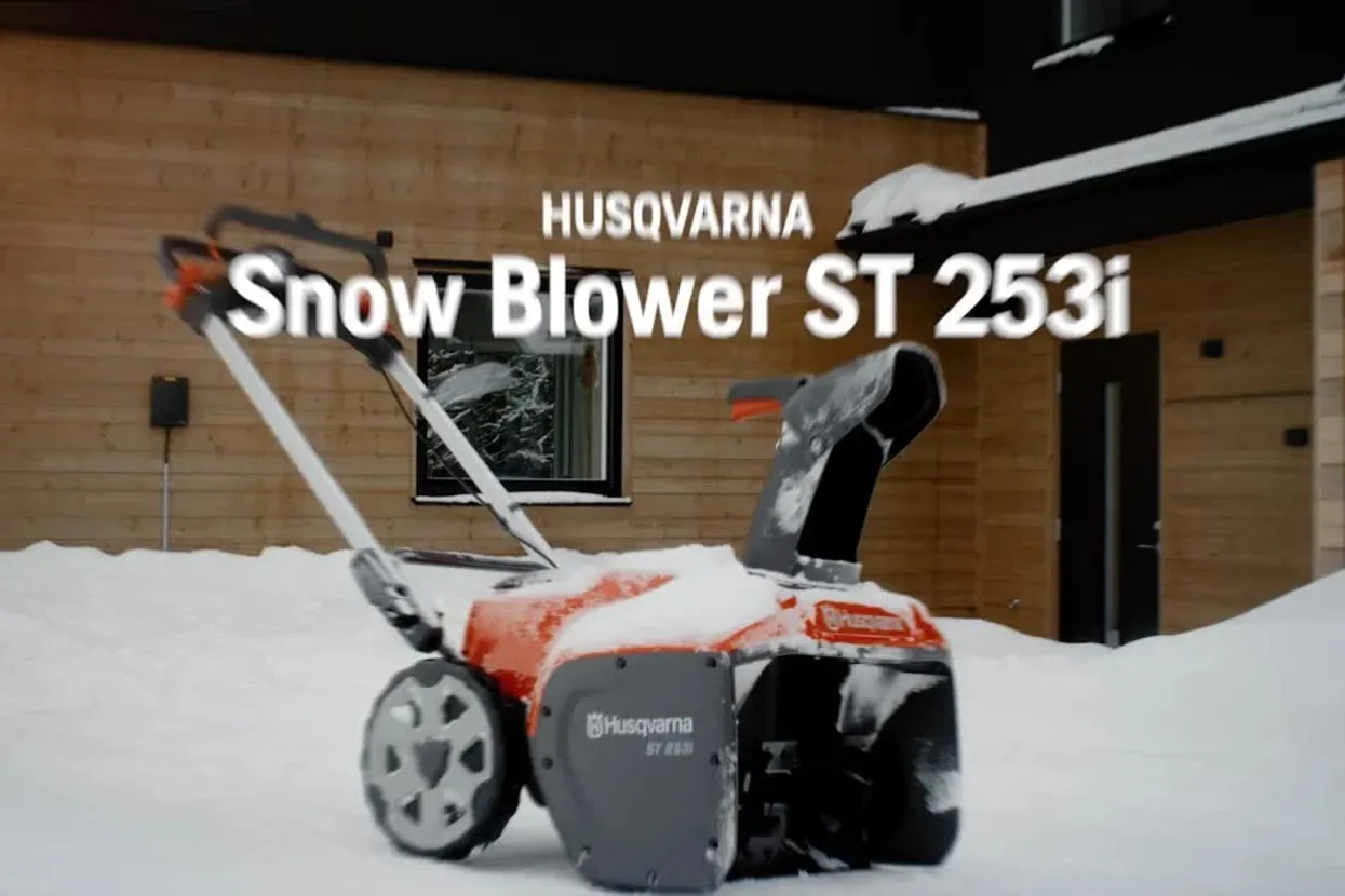 Снігоочисник Husqvarna ST 253i