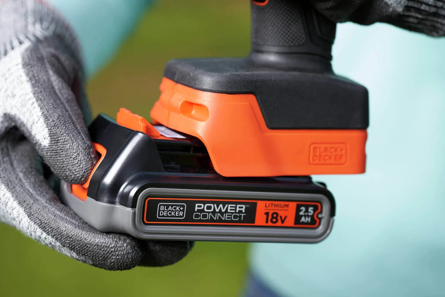 Аккумуляторные садовые ножницы BLACK+DECKER BCPP18B.