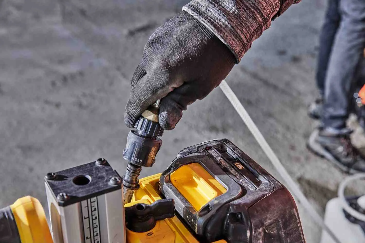 Резервуар для подачи воды DeWALT DCE6820N