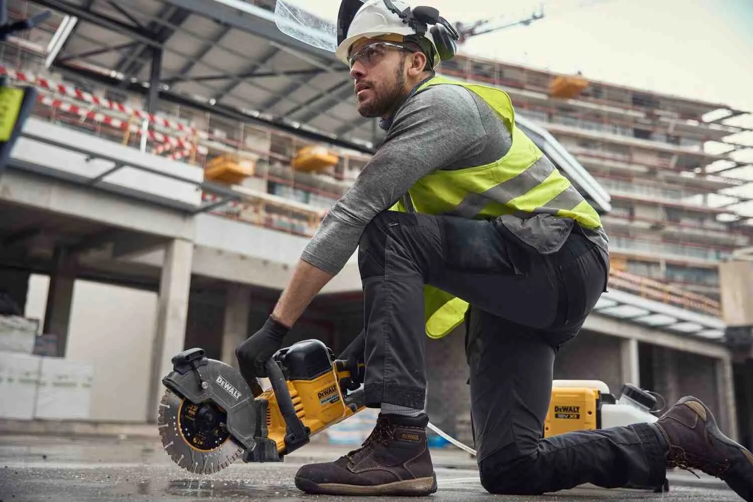 Резервуар для подачи воды DeWALT DCE6820N