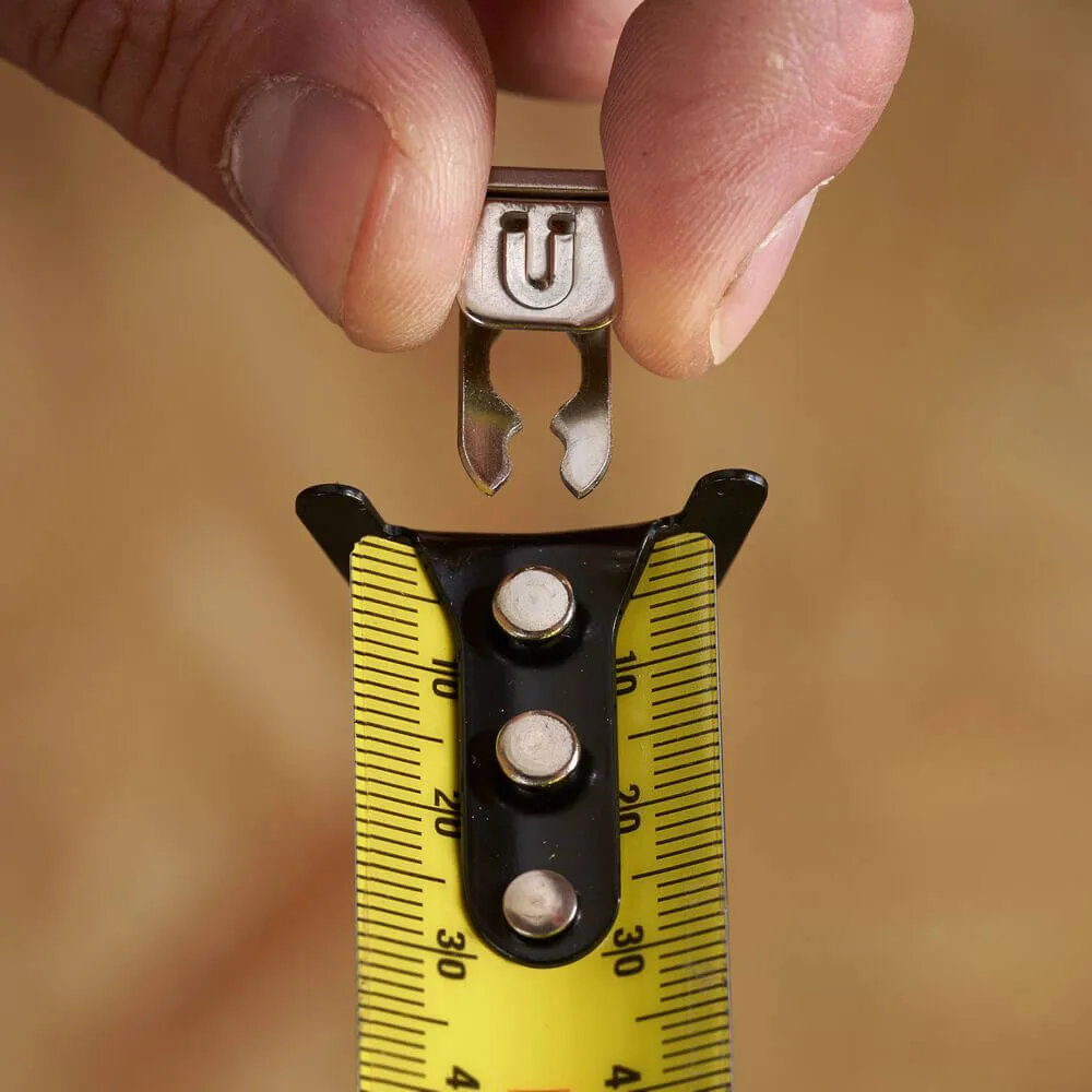 Измерительная рулетка CONTROL-LOCK длиной 8 м, шириной 25 мм, в резиновом корпусе, с двойной шкалой STANLEY STHT37240-3.