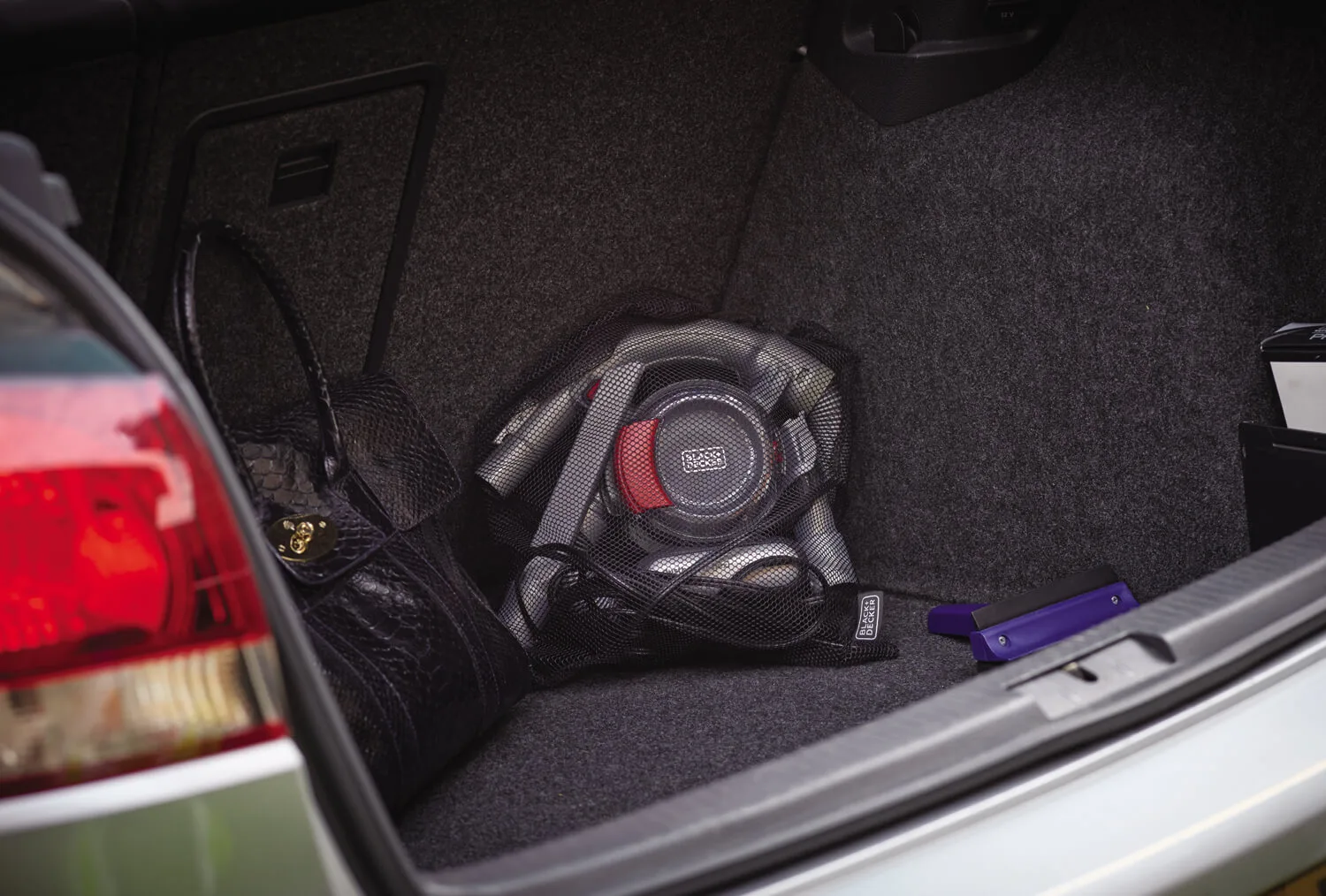Автомобільний пилосос Black&Decker PD1200AV
