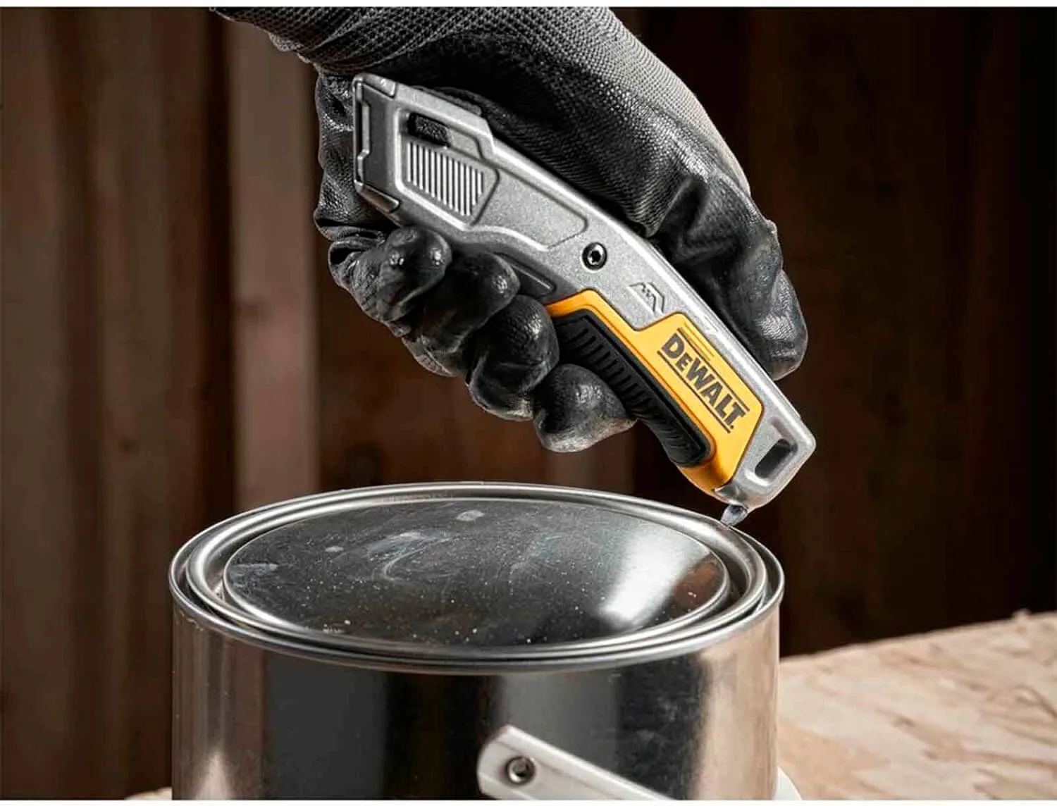 Нож DeWALT DWHT10054-0