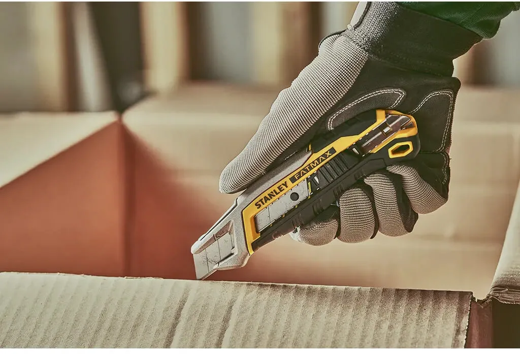 Нож FatMax Integrated Snap Knife длиной 165 мм с лезвием шириной 18 мм с отламывающимися сегментами STANLEY FMHT10594-0