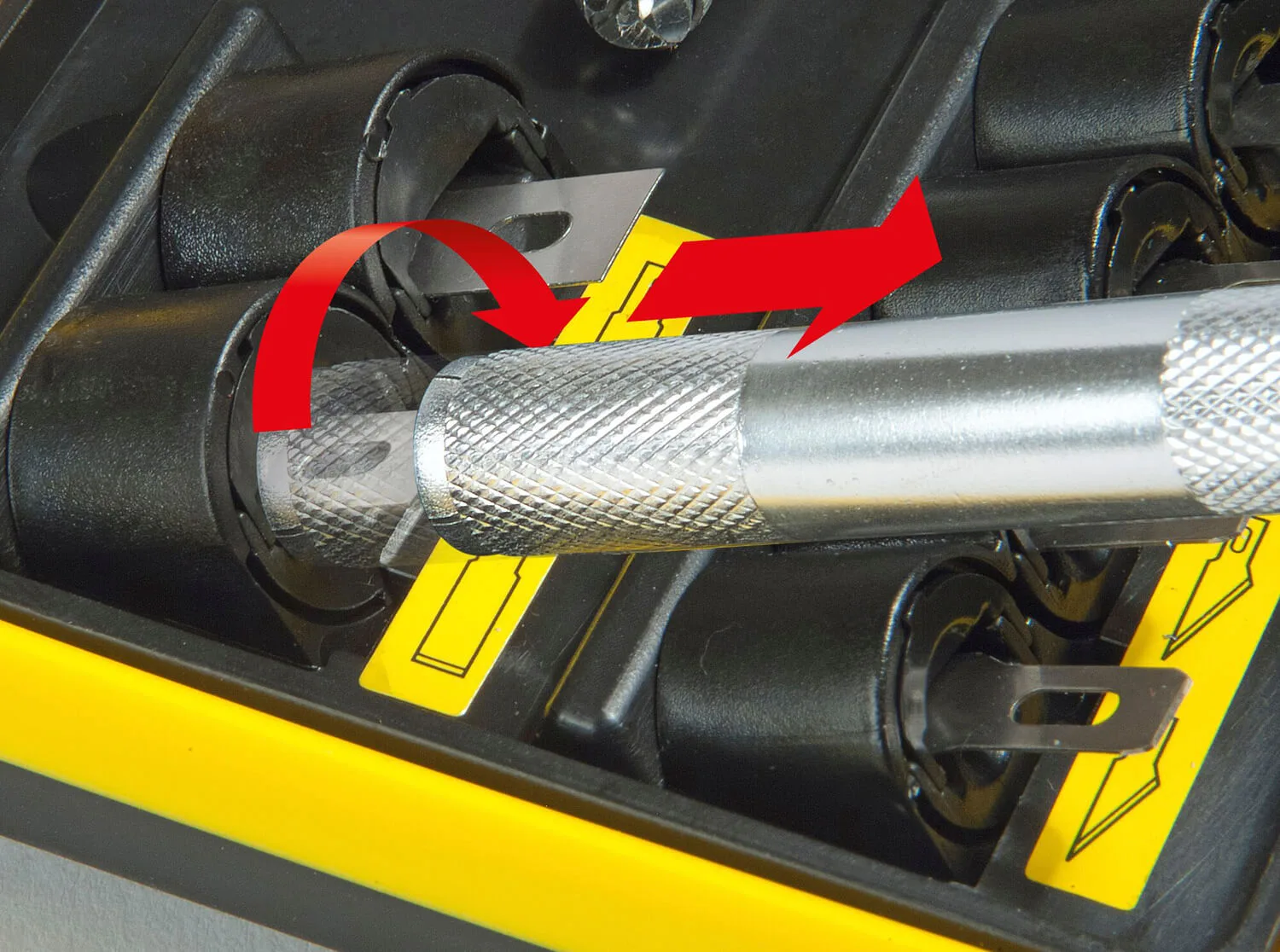 Набор скальпелей Hobby с двумя ручками и 12 различными лезвиями STANLEY STHT0-73872.