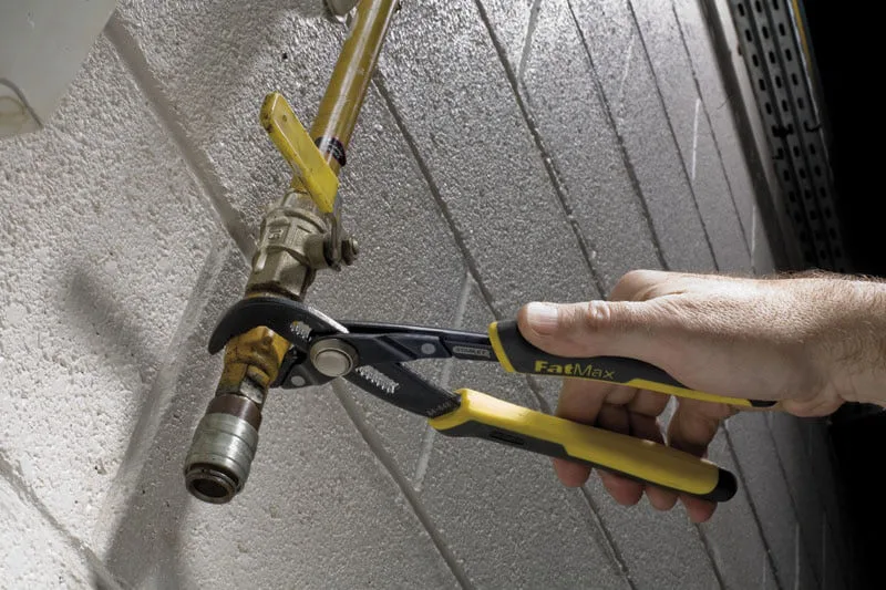 Регулируемые сантехнические пассатижи FatMax Groove Joint длиной 300 мм STANLEY 0-84-649.