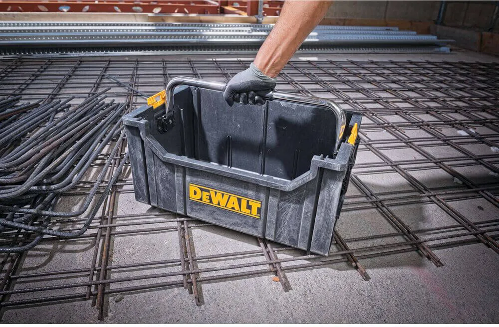 Ящик TOUGHSYSTEM открыт DeWALT DWST1-75654