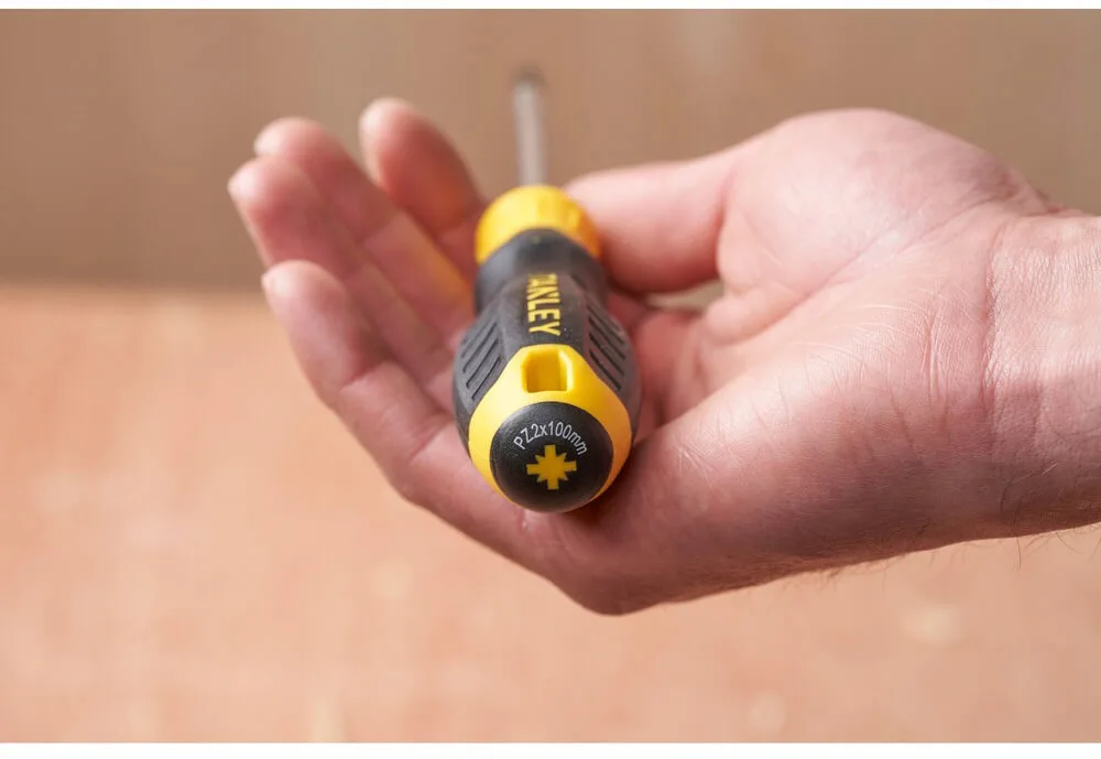Отвертка Cushion Grip с шлицем Pz2 и длиной жала 100 мм STANLEY STHT16163-0.