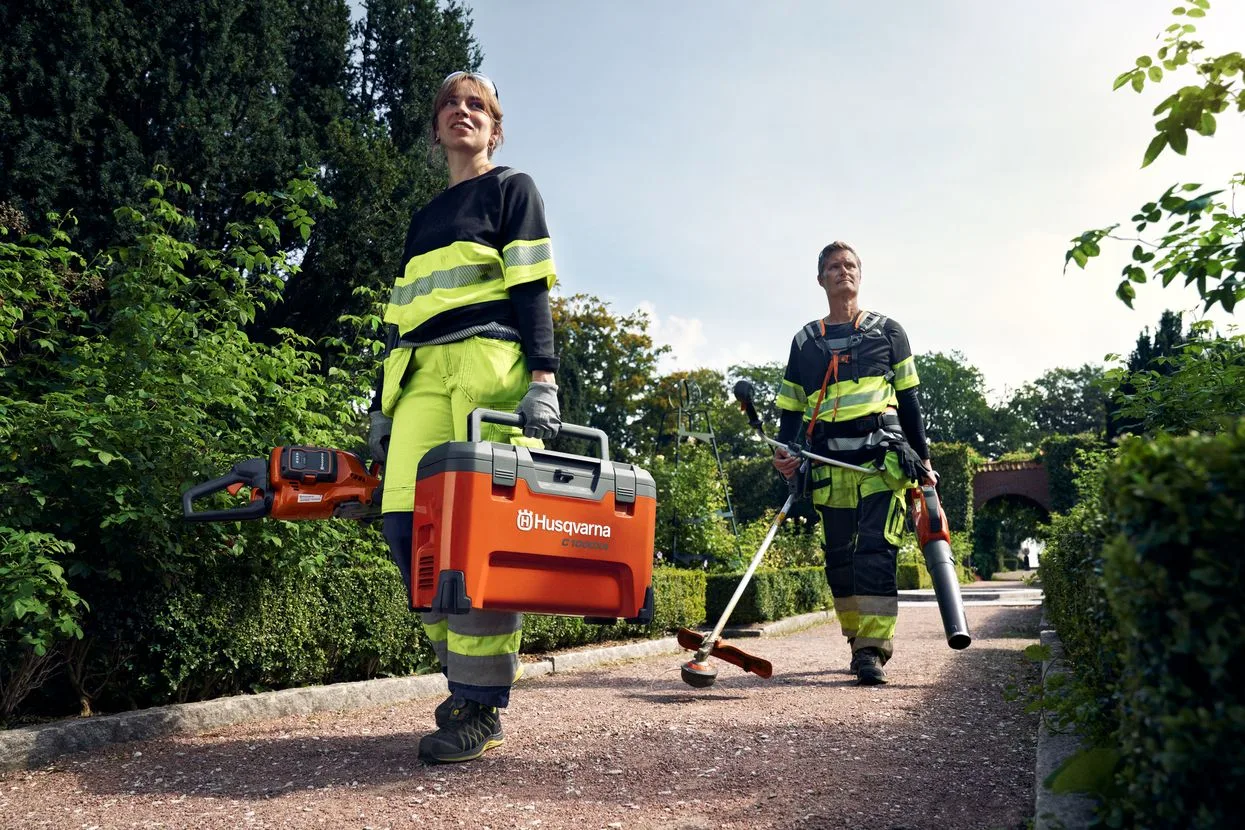 Зарядний пристрій Husqvarna 40-C1000x4
