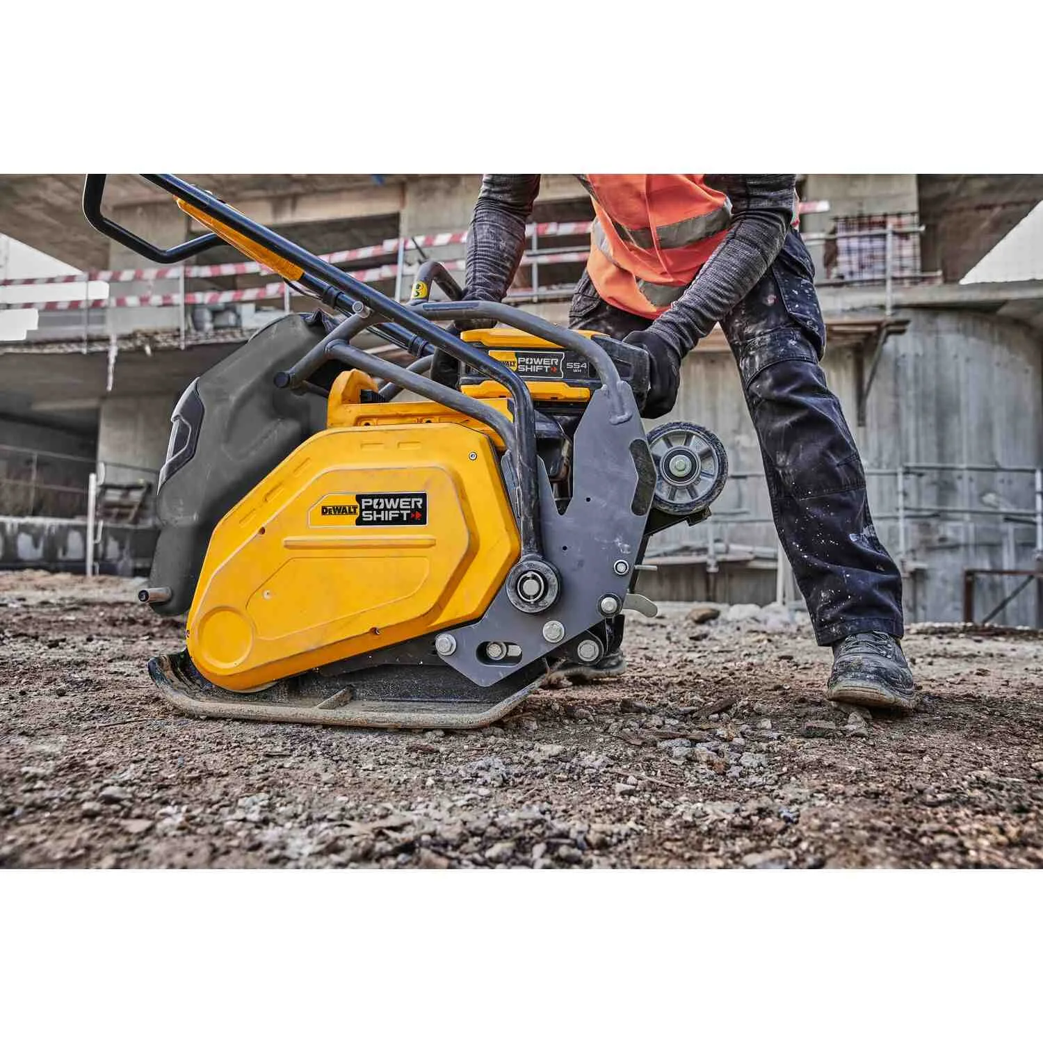 Аккумуляторная вибрационная плита прямого хода POWERSHIFT DeWALT DCPS7154N.