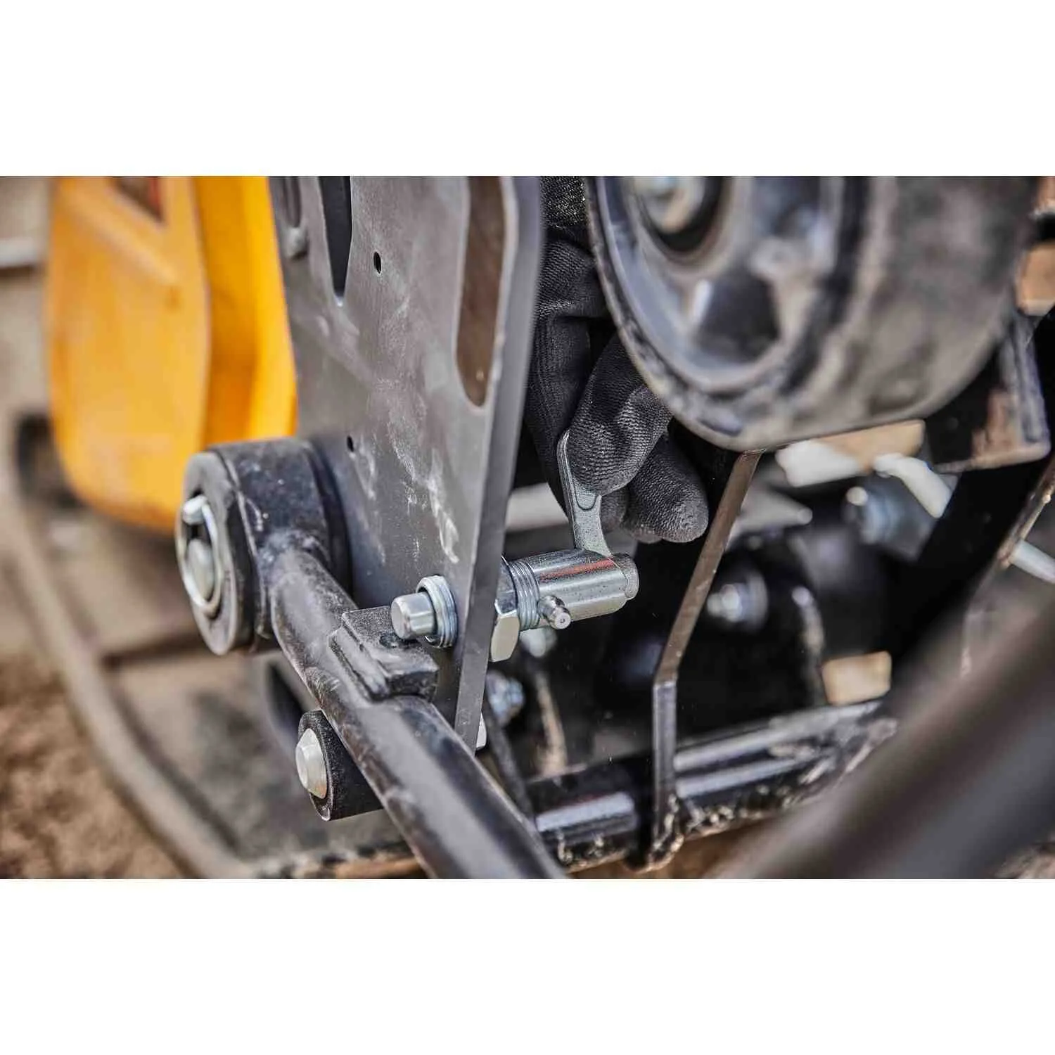 Аккумуляторная вибрационная плита прямого хода POWERSHIFT DeWALT DCPS7154N.