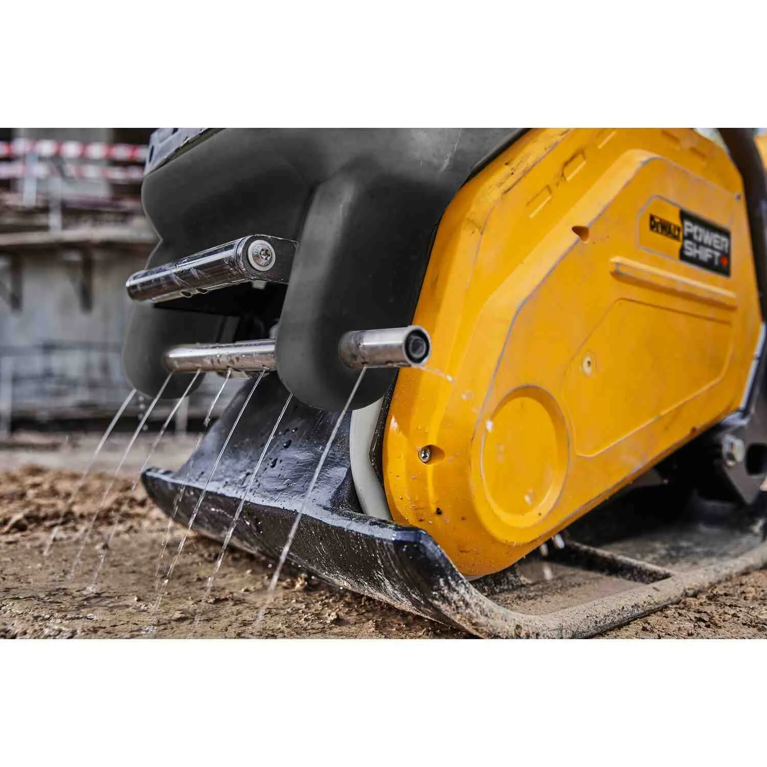 Аккумуляторная вибрационная плита прямого хода POWERSHIFT DeWALT DCPS7154N.