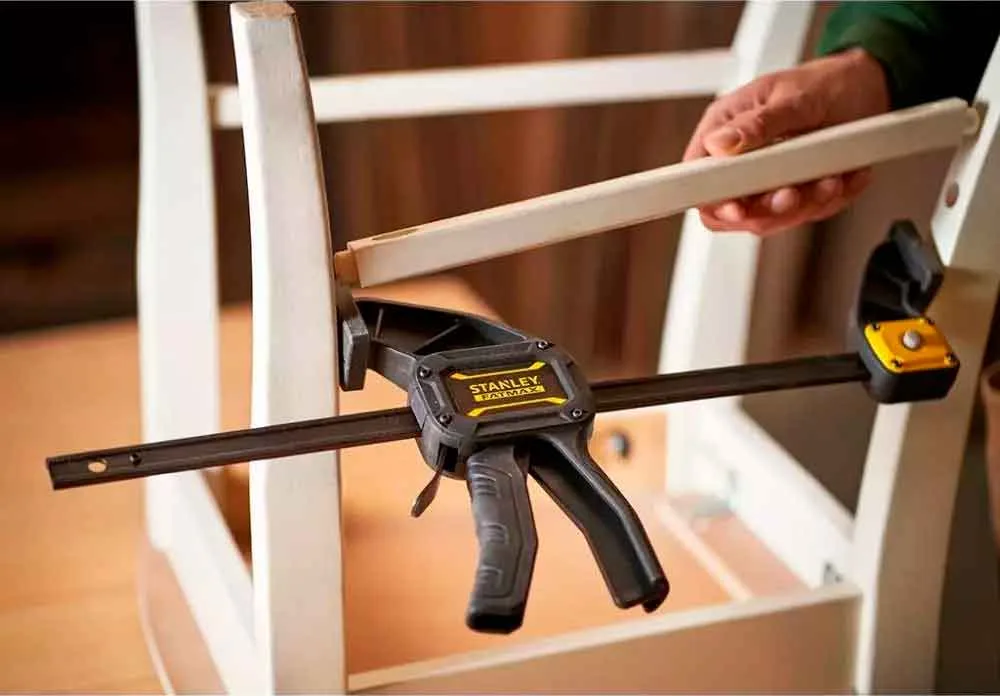 Струбцина FatMax L триггерная с максимальным усилием сжатия 135 кг STANLEY FMHT0-83211