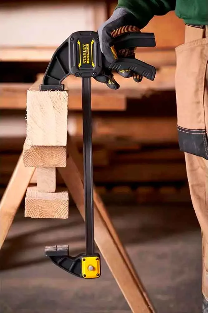Струбцина FatMax L триггерная с максимальным усилием сжатия 135 кг STANLEY FMHT0-83211