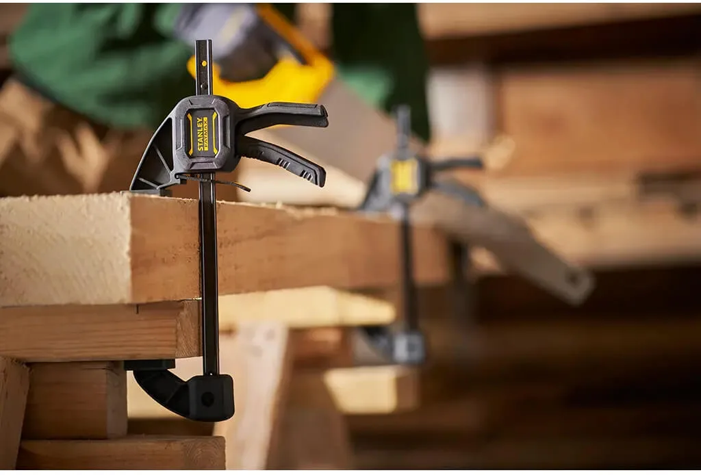 Струбцина FatMax М триггерная с максимальным усилием сжатия 45 кг STANLEY FMHT0-83232