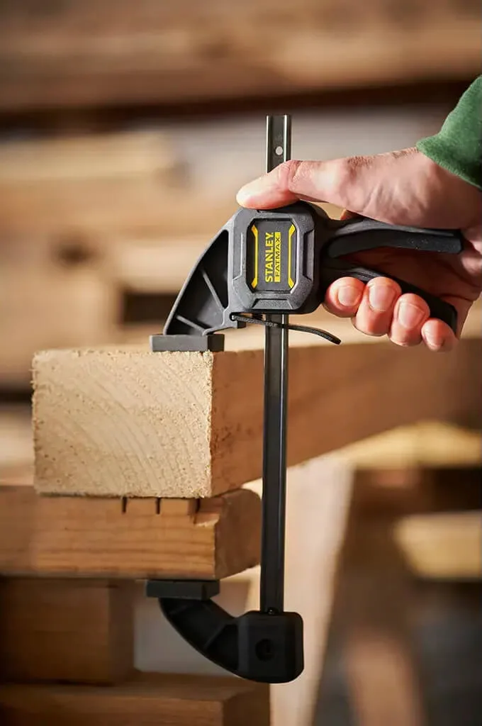Струбцина FatMax XL триггерная з максимальним зусиллям стиснення 270 кг STANLEY FMHT0-83240