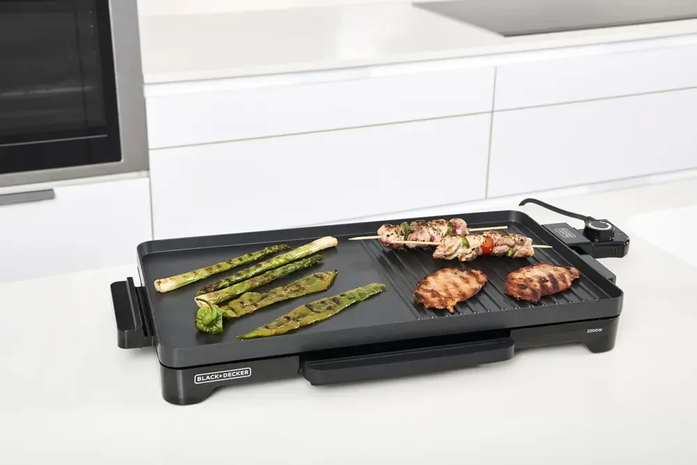 Електричний гриль BLACK+DECKER BXGD2200E