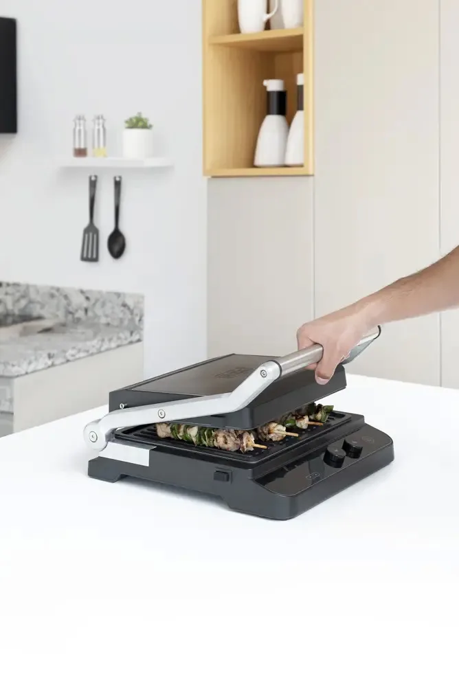 Электрический гриль BLACK+DECKER BXGR2000E