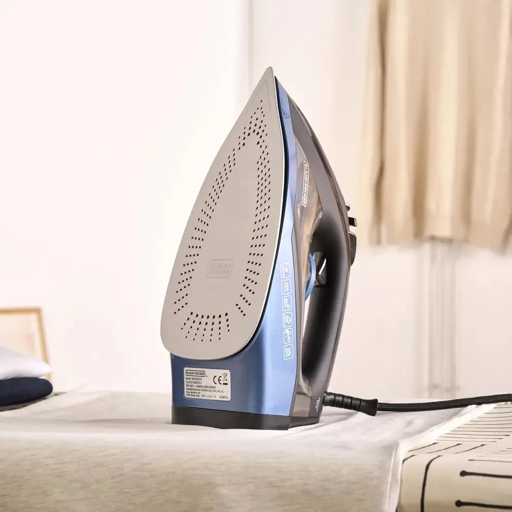 Праска BLACK+DECKER BXIR2801E
