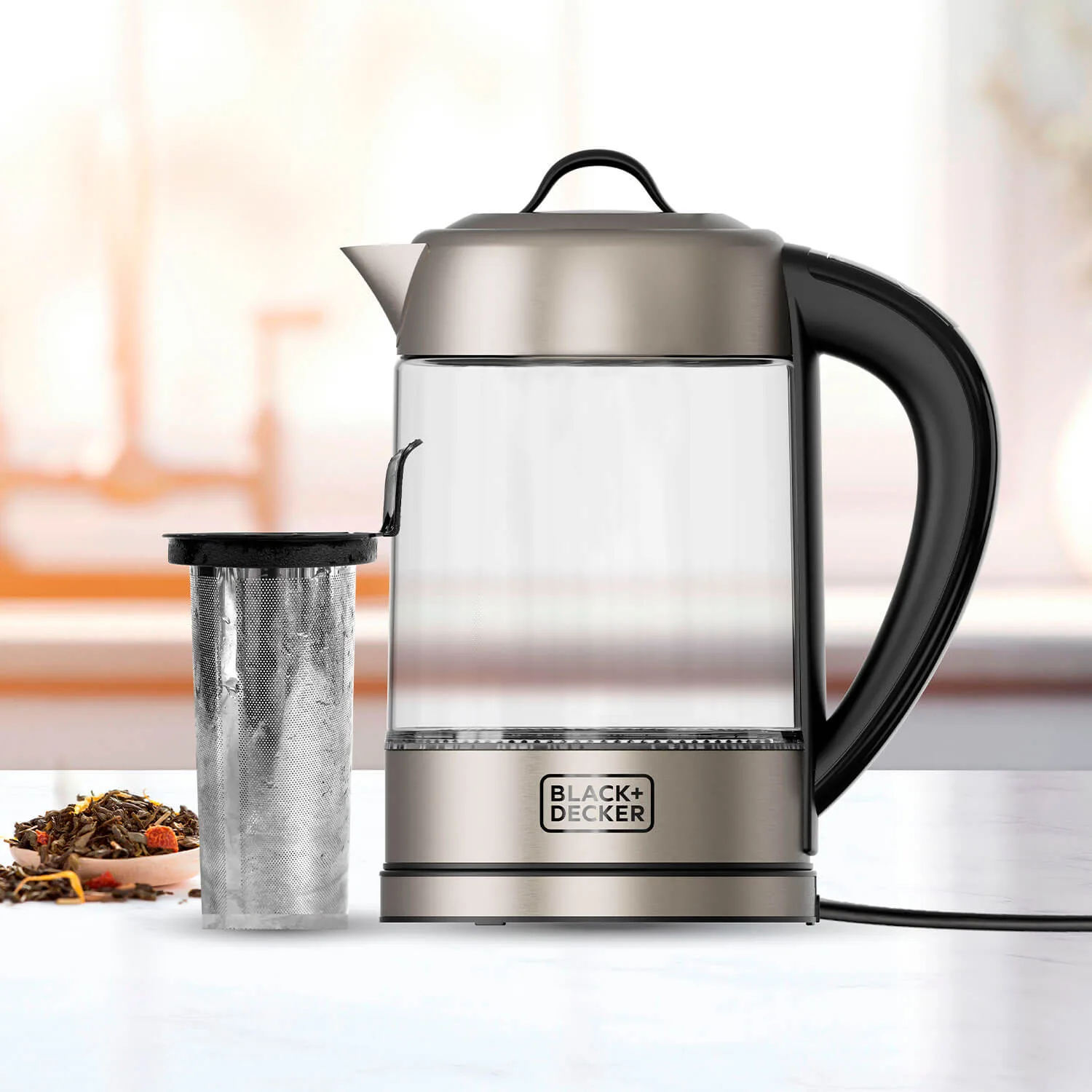 Электрический чайник BLACK+DECKER BXKE2205E