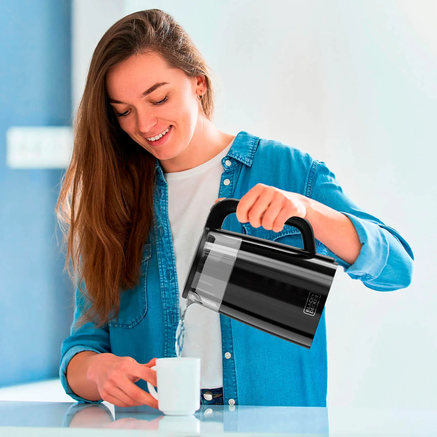Электрический чайник BLACK+DECKER BXKE2206E