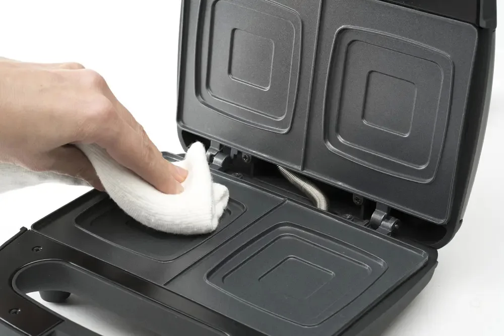 Сэндвичница BLACK+DECKER BXSA753E