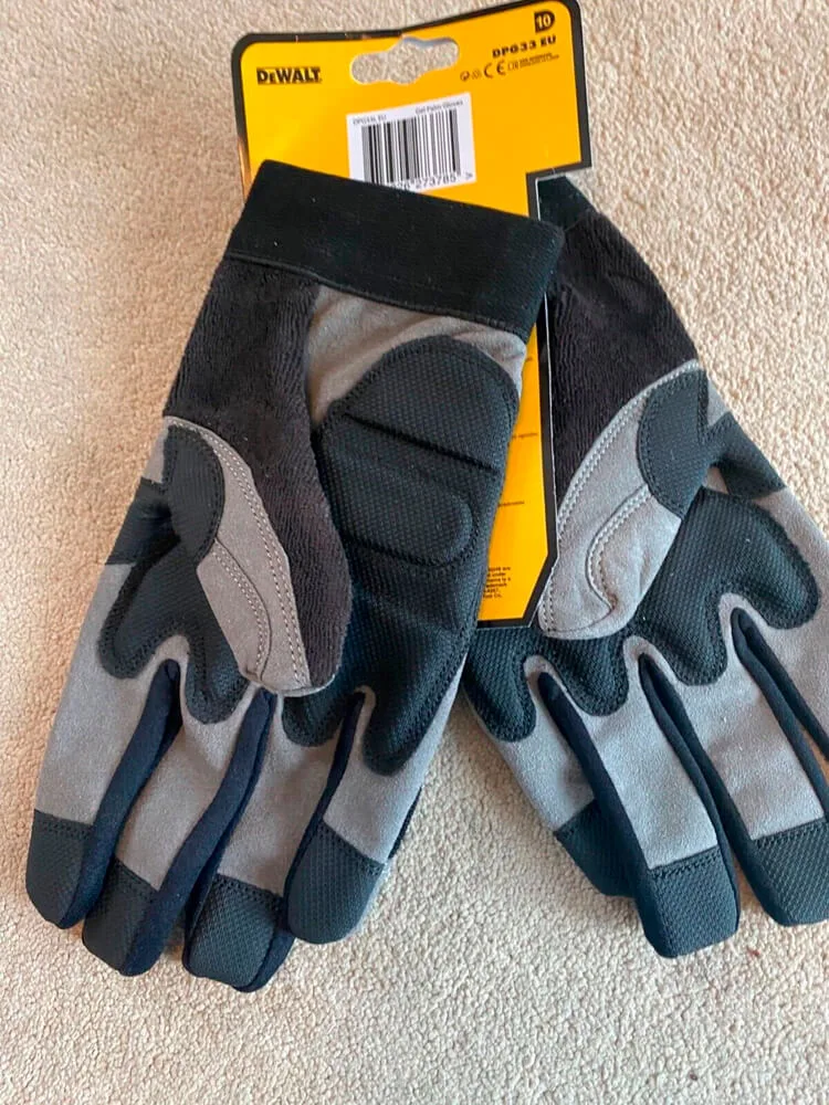 Универсальные перчатки с накладкой ToughThread™ DeWALT DPG33L.