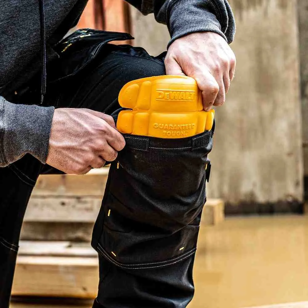 Наколенники DeWALT DWC15-001