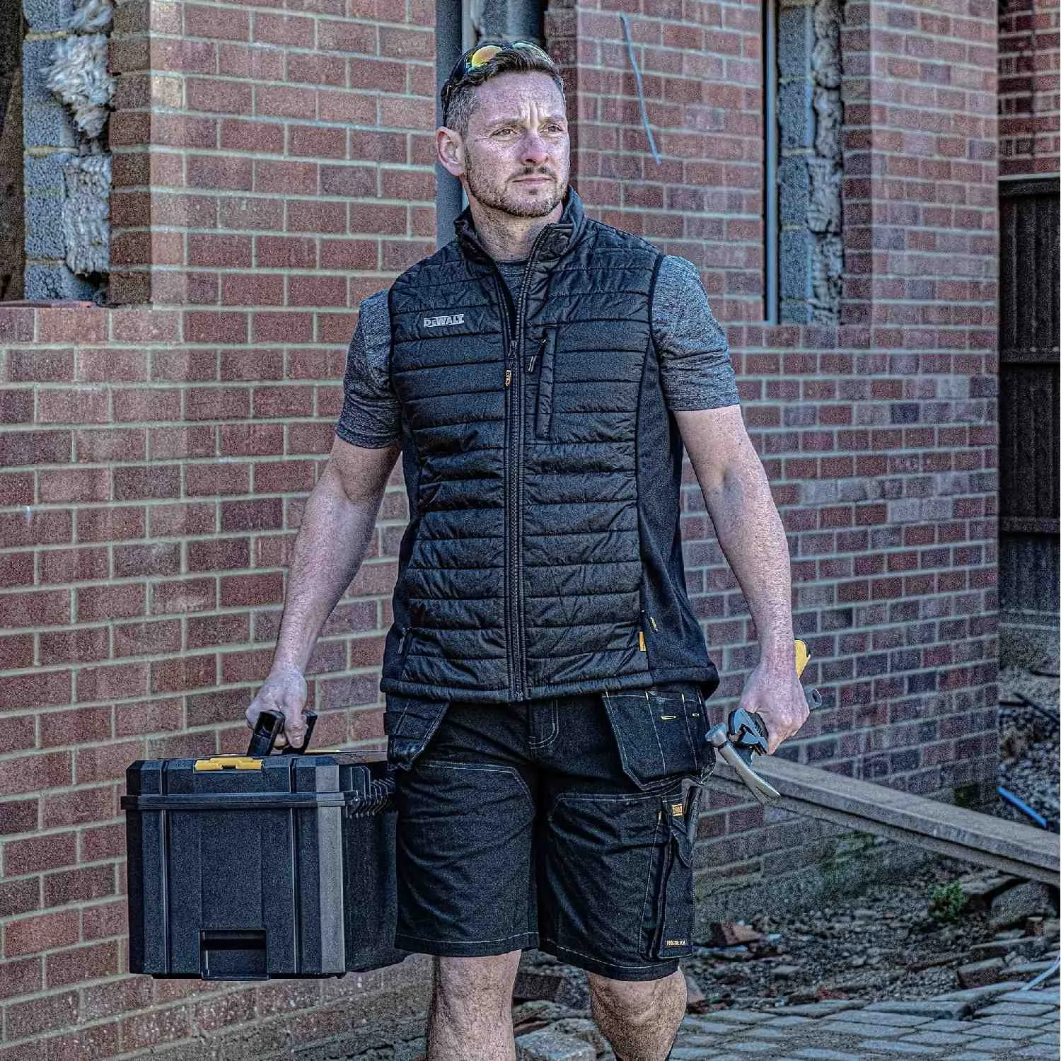 Жилет FORCE GILET DeWALT DWC50-013-M